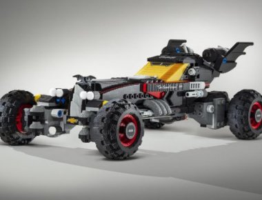 Κατασκεύασαν το Batmobile από τουβλάκια Lego (βίντεο)